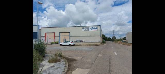 Local comercial en Venta en Calle Labrador, 71A en Santovenia de Pisuerga