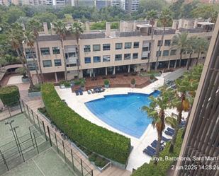 Swimming pool of Flat for sale in  Barcelona Capital  with Air Conditioner, Storage room and Community parking