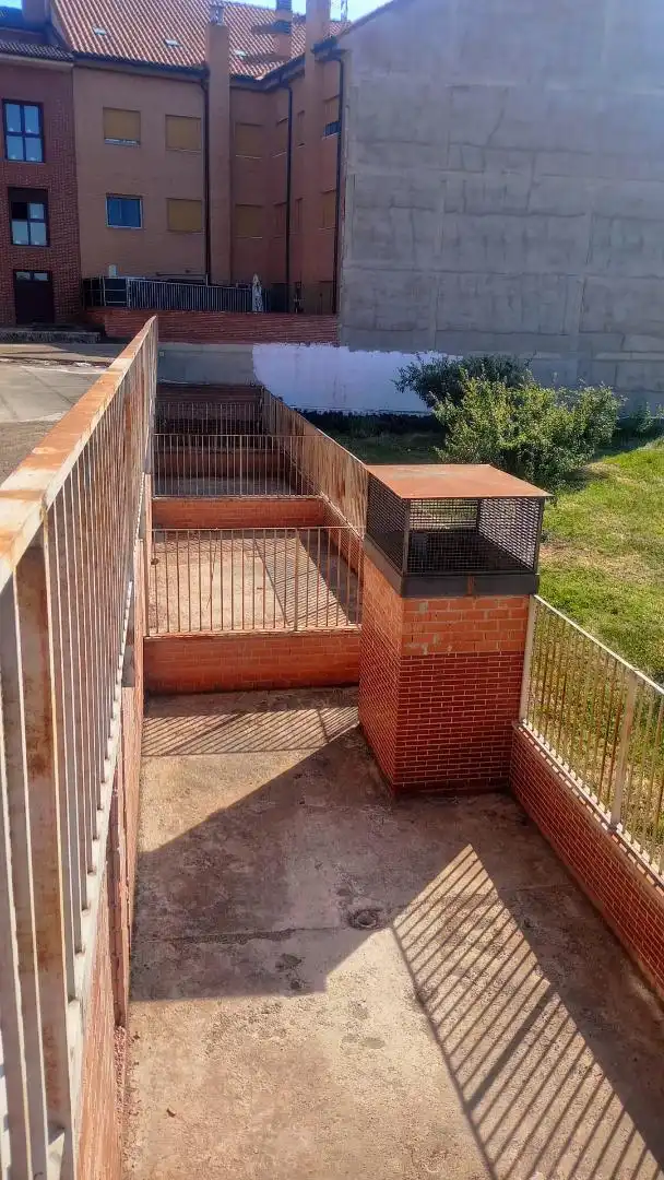 Wohnung zum Verkauf in Calle San Prudencio, 12, Albelda de Iregua Terrasse von Wohnung zum Verkauf in Albelda de Iregua mit Terrasse