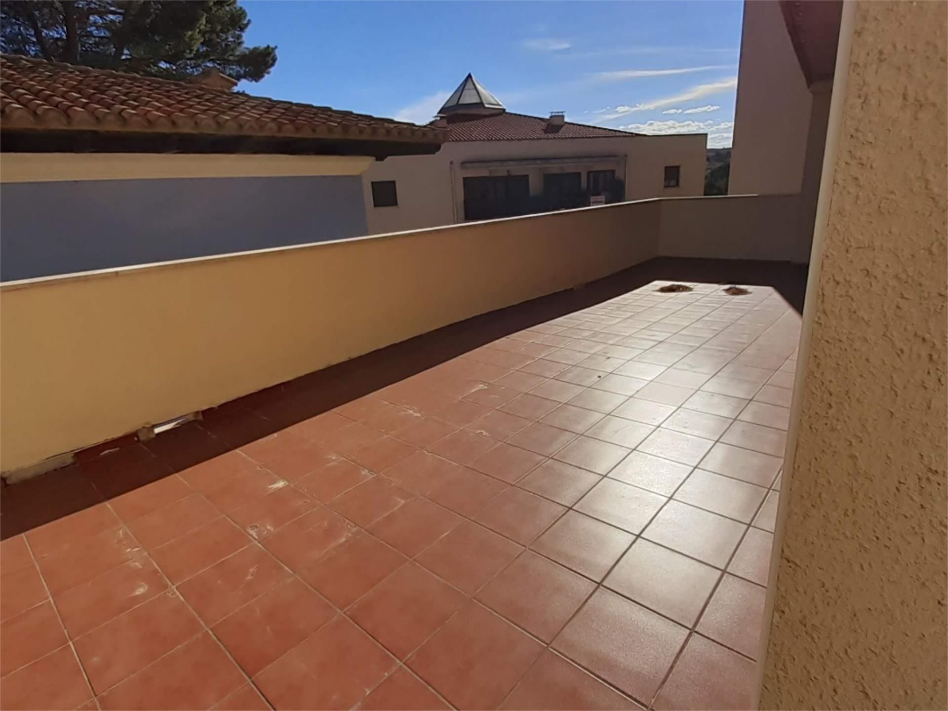 Terrassa de Pis de lloguer en  Teruel Capital amb Calefacció, Parquet i Terrassa