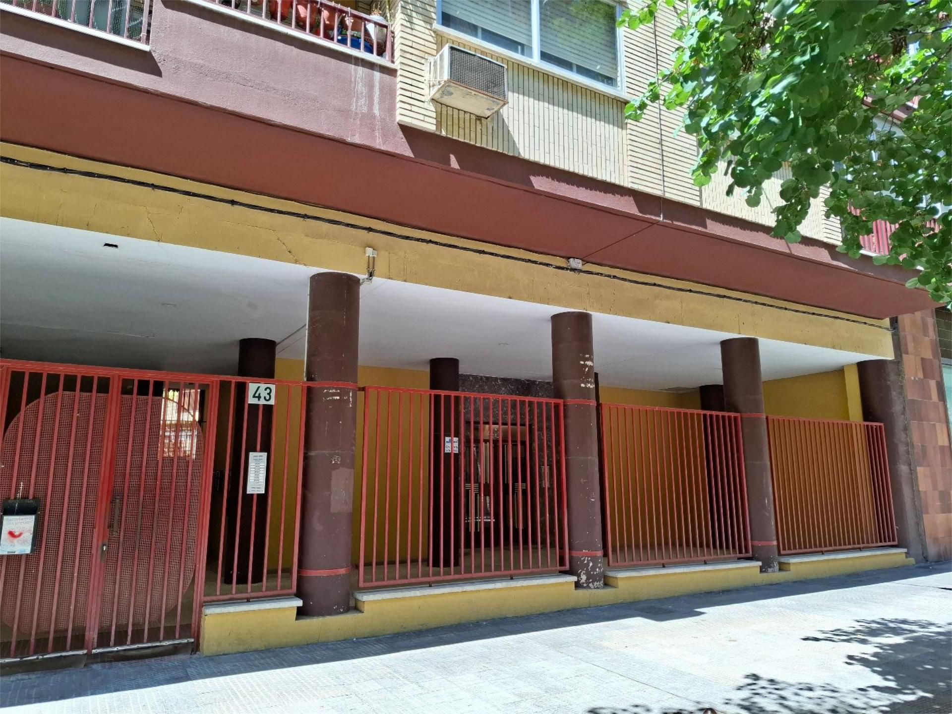 Exterior view of Flat for sale in  Zaragoza Capital  with Air Conditioner and Terrace