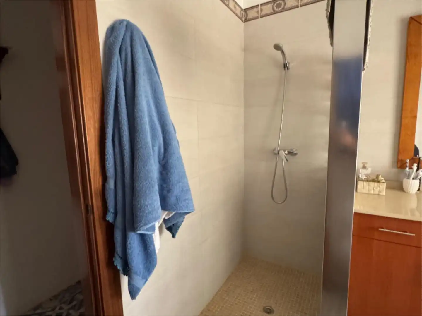 Houses for sale in Calle Luciano Maldonado, 5, Íllora Bathroom of Houses for sale in Íllora with Swimming Pool and Balcony