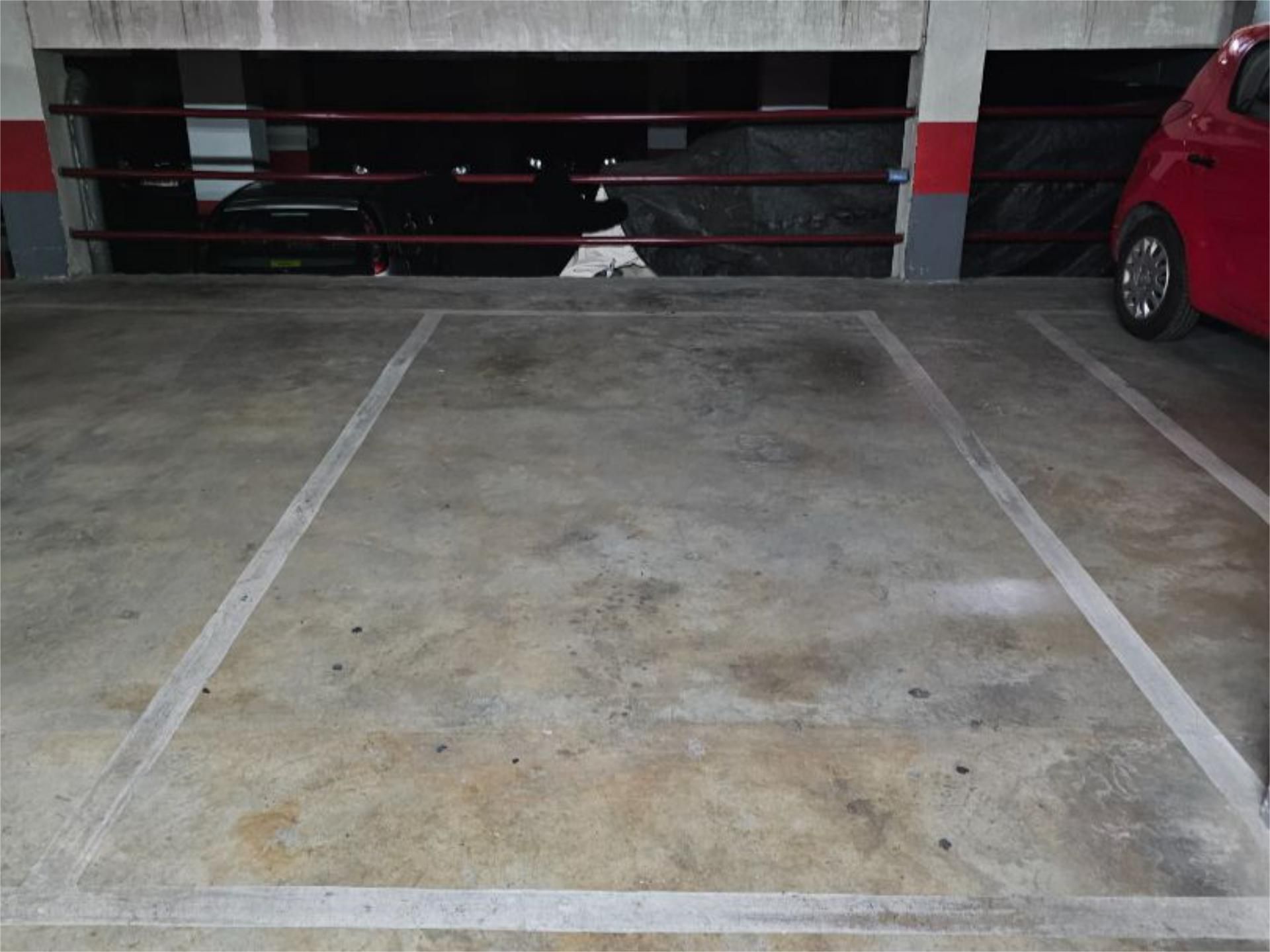 Garage to rent in  Jaén Capital