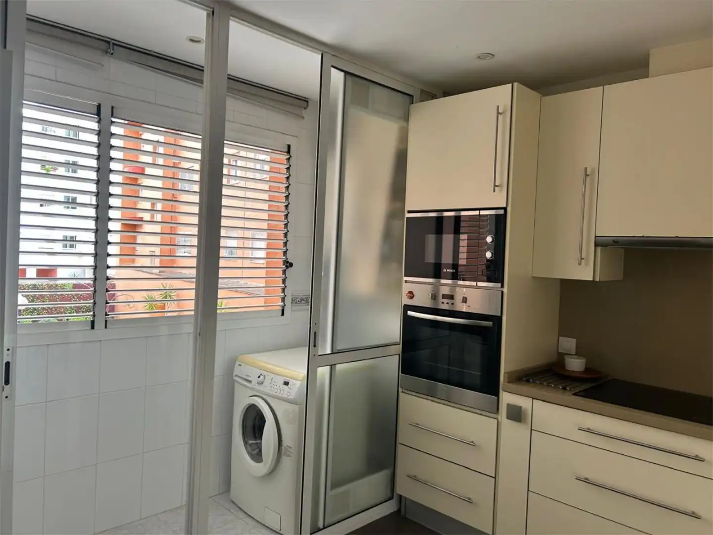 Kitchen of Flat for sale in Sevilla  with Air Conditioner, Terrace and Balcony