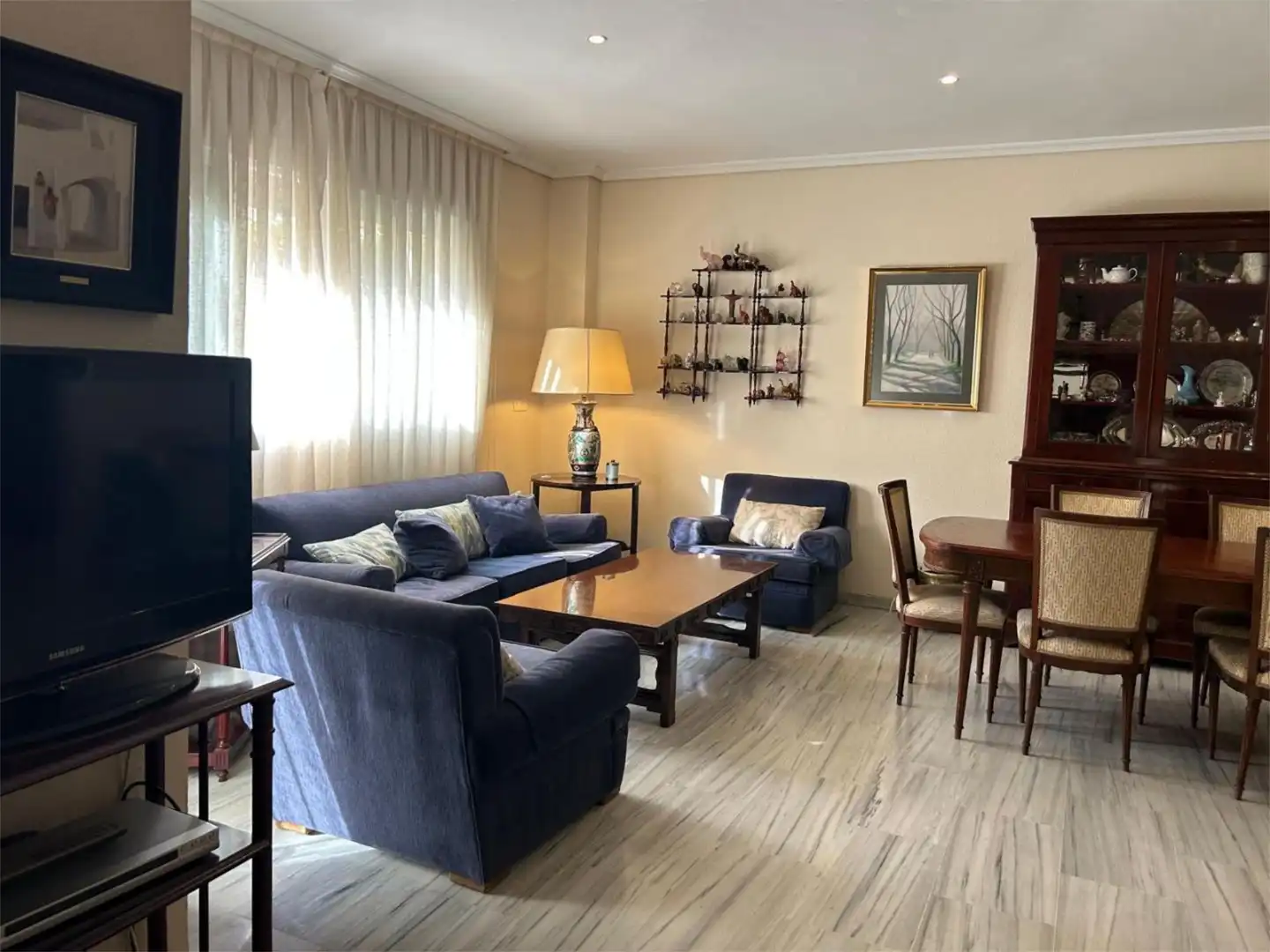 Living room of Flat for sale in Sevilla  with Air Conditioner, Terrace and Balcony