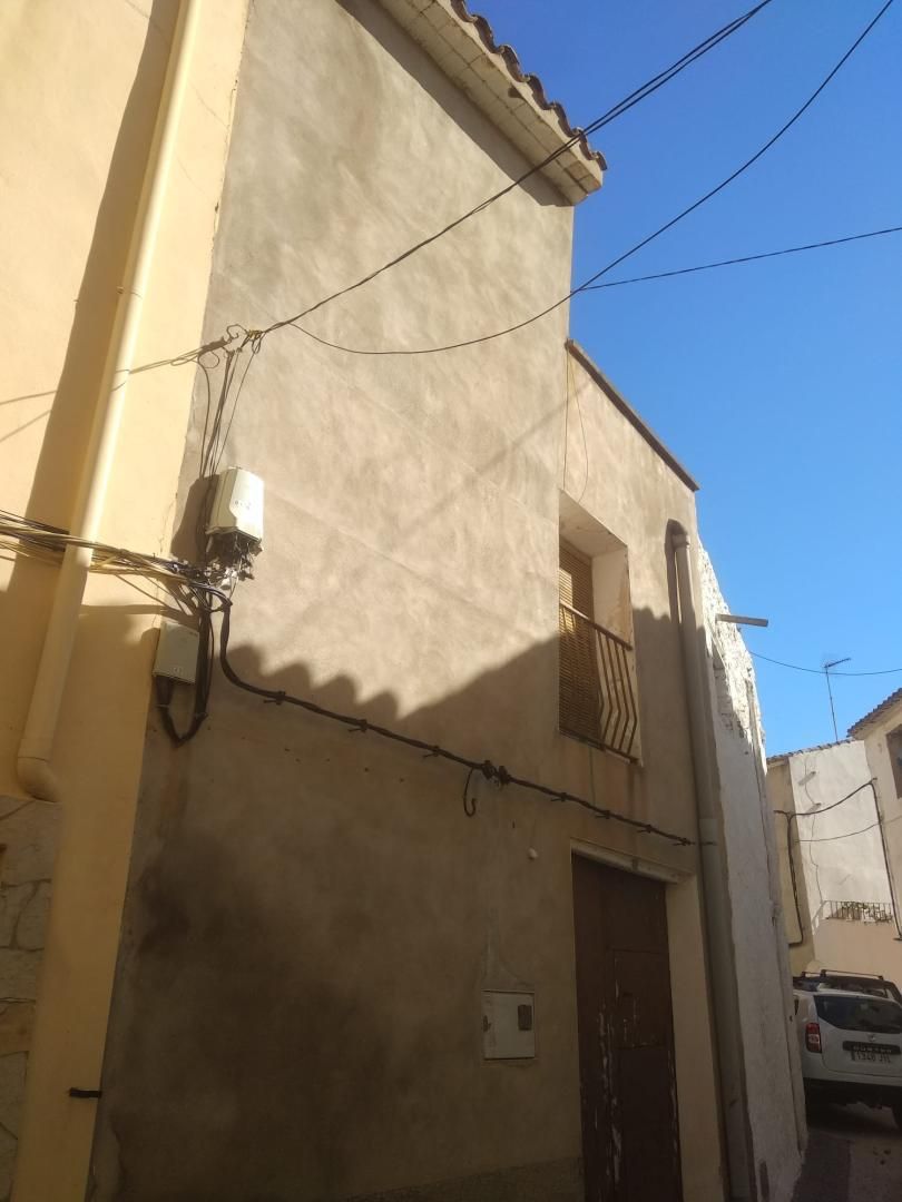 Vista exterior de Casa adosada en venda en Figueroles amb Balcó