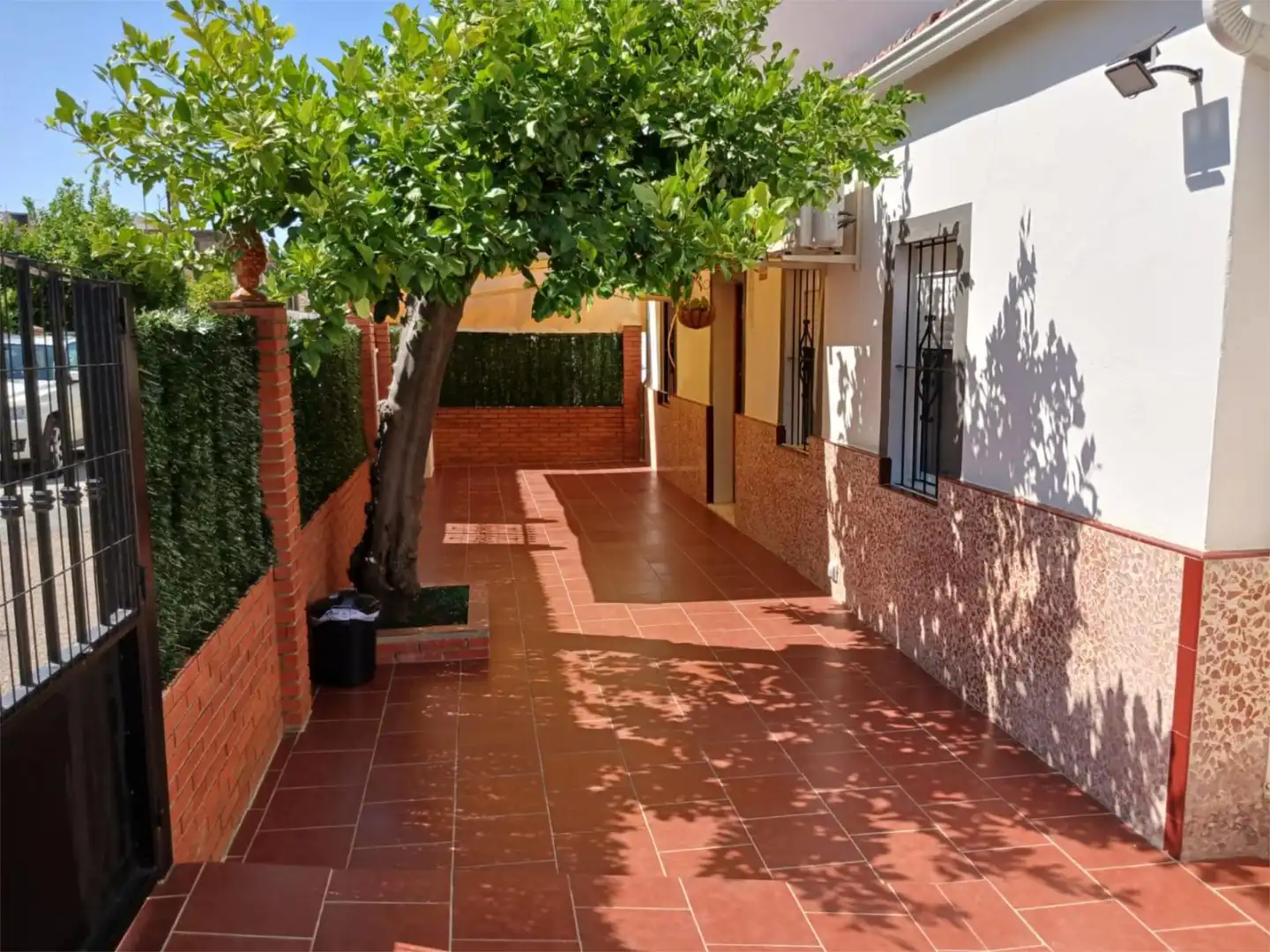 Außenansicht von Wohnung zum Verkauf in Villanueva del Río y Minas mit Klimaanlage, Heizung und Terrasse