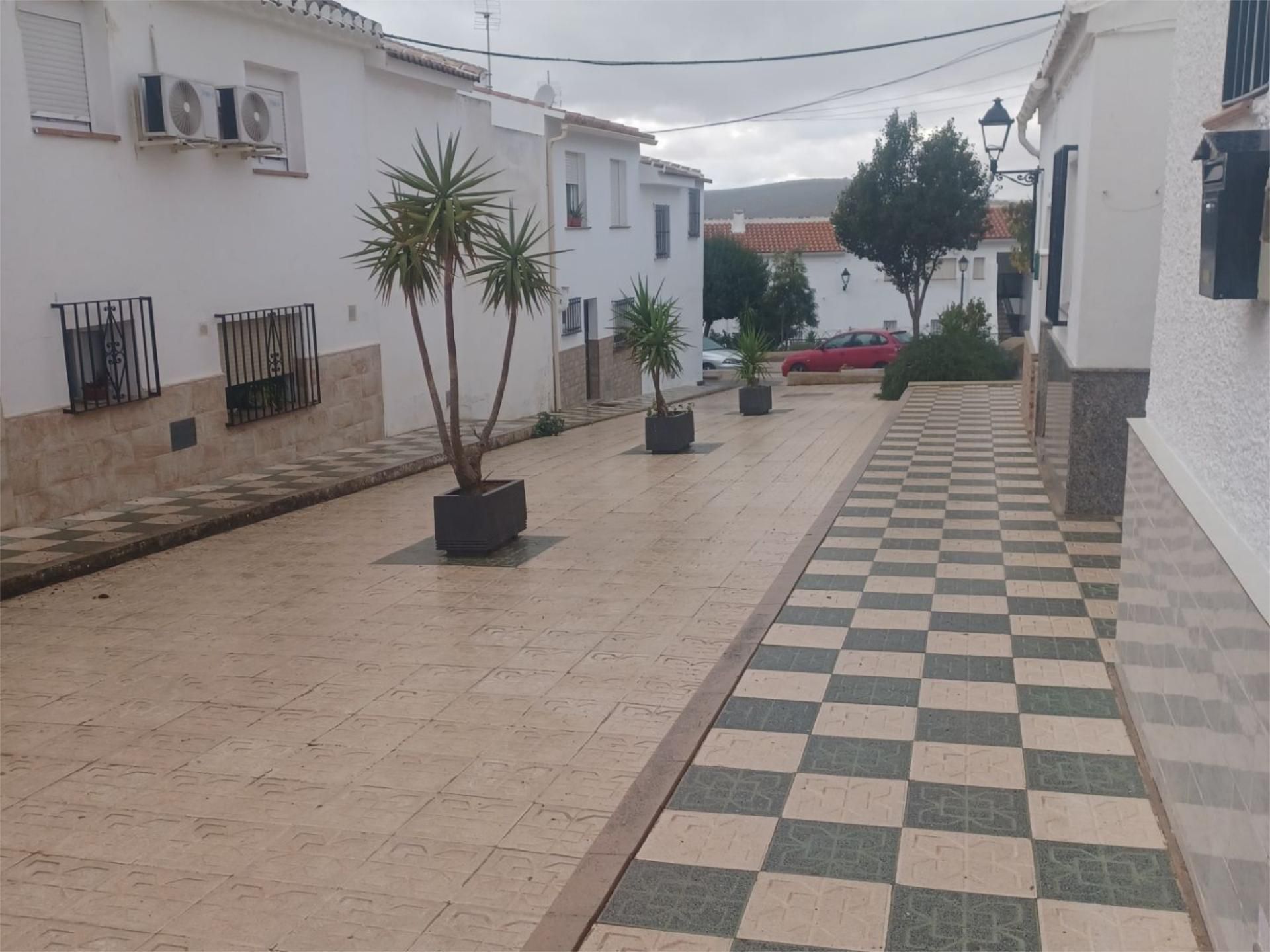 Vista exterior de Pis en venda en Villanueva del Rosario amb Terrassa, Traster i Moblat