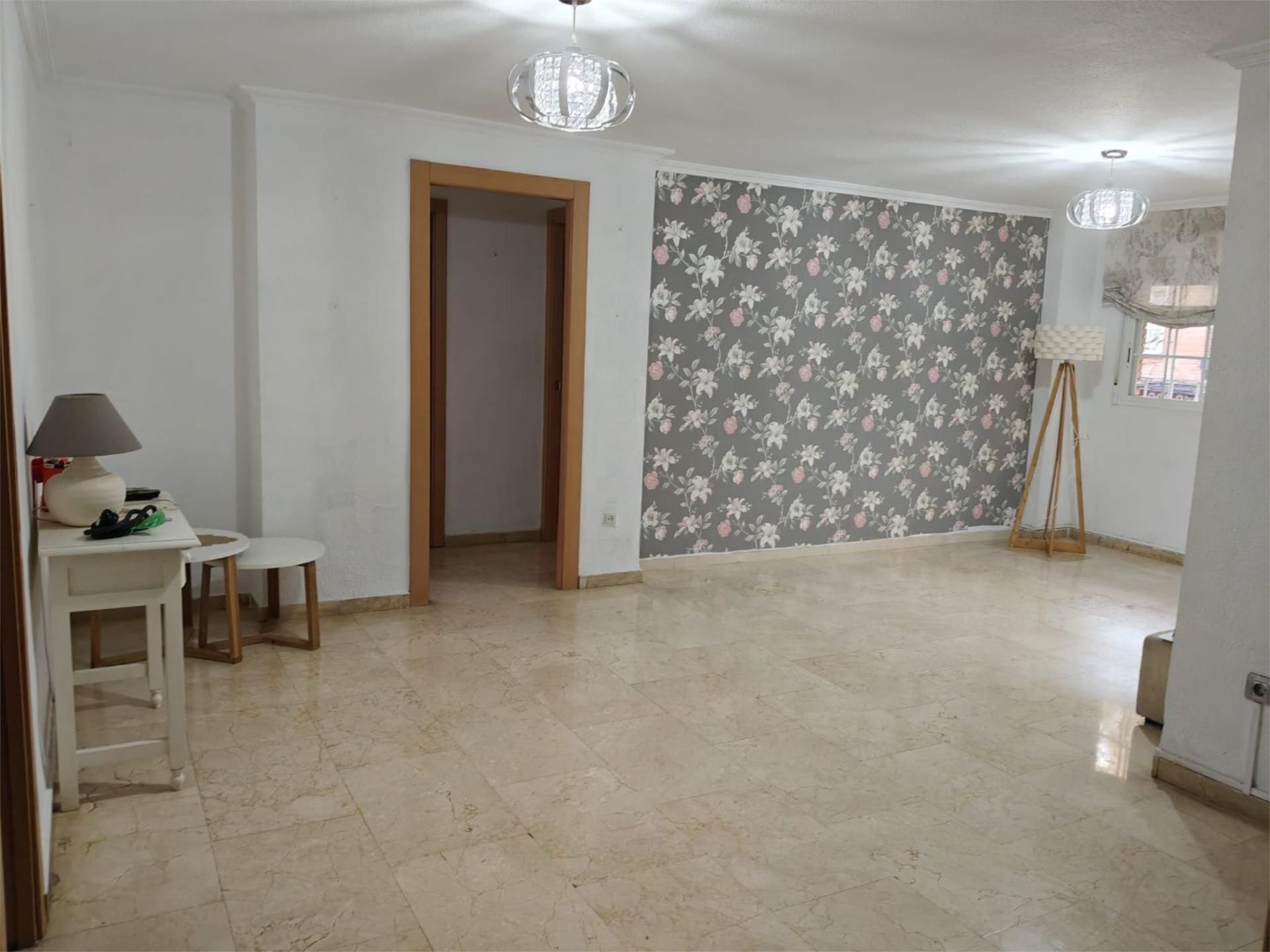 Flat for sale in Calle Santa Rosa, 2, Santa Rosa - Valdeolleros Flat for sale in Córdoba Capital with Air Conditioner