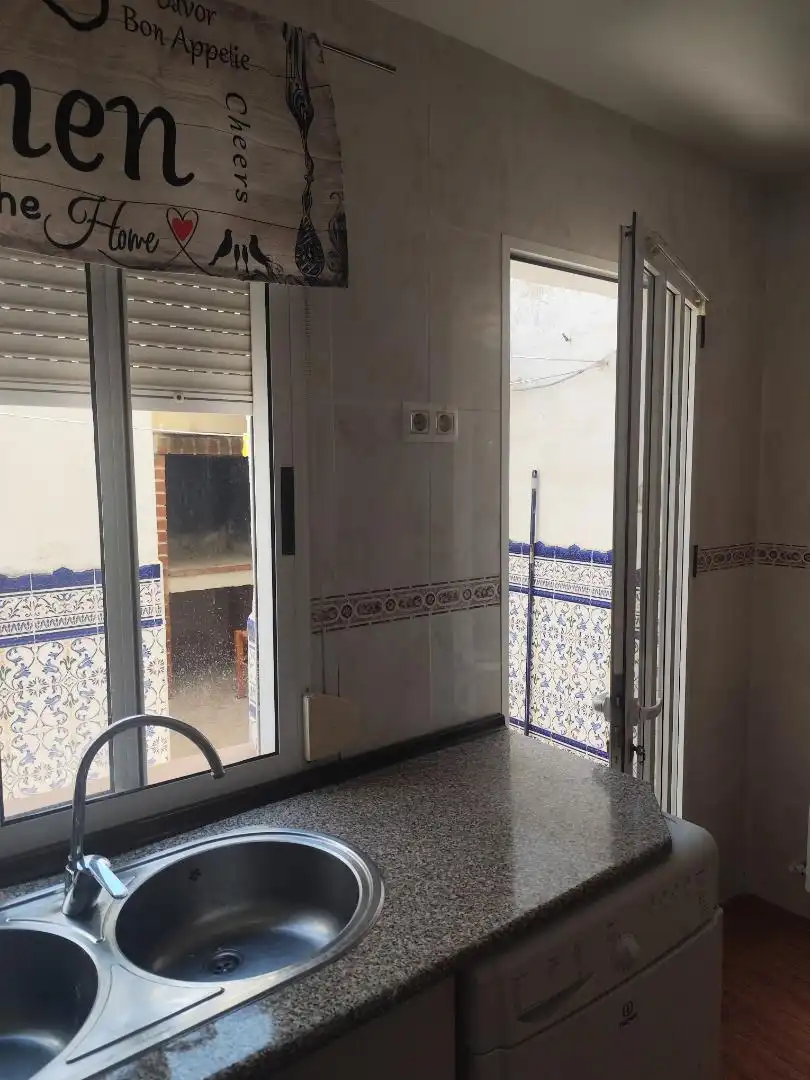 Casa adosada en venta en Campillo de Altobuey con Aire acondicionado, Calefacción y Amueblado