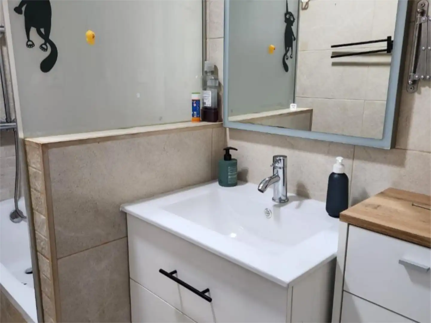 Flat for sale in Calle Goya, 2, Parque Ayala - Jardín de la Abadía - Huelín Bathroom of Flat for sale in Málaga with Air Conditioner, Heating and Private garden