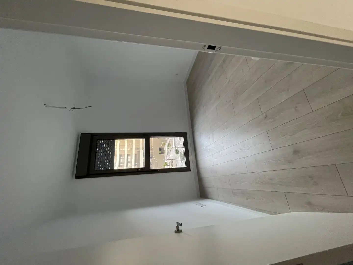 Wohnung zum Verkauf in Tomares mit Klimaanlage, Heizung und Privatgarten
