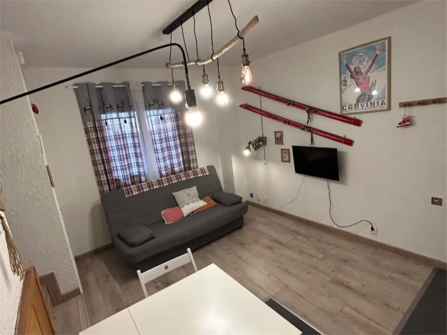 Sala de estar de Piso en venta en Vielha e Mijaran con Calefacción, Parquet y Piscina