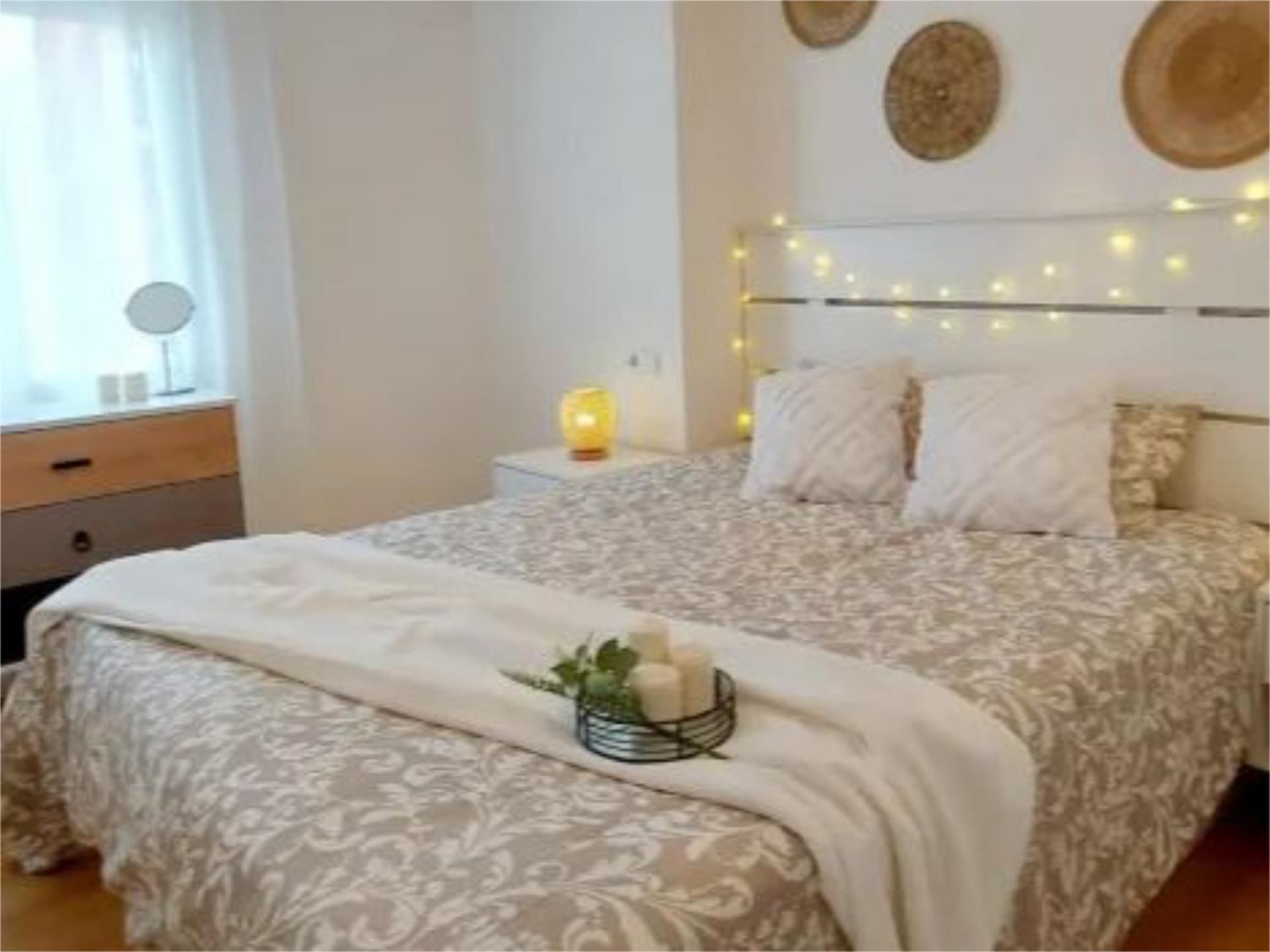 Pis en venda a Carrer de Sicília, 8, Roc Blanc Dormitori de Pis en venda en Terrassa amb Aire condicionat, Calefacció i Parquet