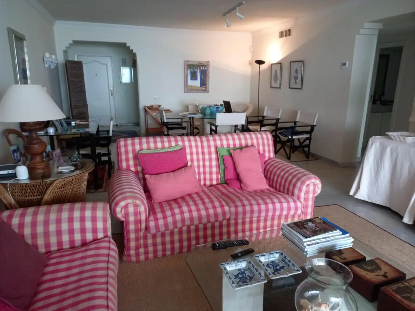 Wohnung zum Verkauf in Avenida de los Andaluces, 40, Atalaya - Isdabe Wohnzimmer von Wohnung zum Verkauf in Estepona mit Klimaanlage, Heizung und Privatgarten