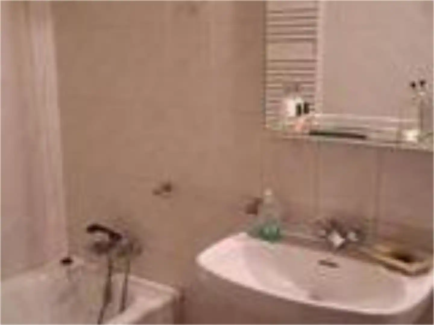 Baño de Piso en venta en Puebla de Azaba con Calefacción, Terraza y Amueblado