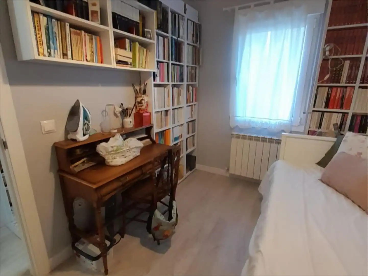 Piso en venta en Calle Primo Gila, 3, El Espinar pueblo Habitación de Piso en venta en El Espinar con Aire acondicionado, Calefacción y Jardín privado