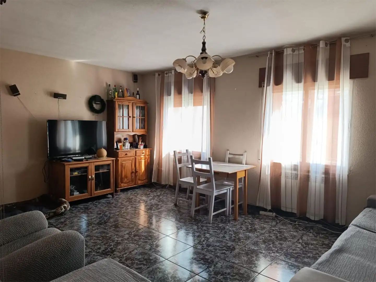 Piso en venta en Calle Primo Gila, 3, El Espinar pueblo Sala de estar de Piso en venta en El Espinar con Aire acondicionado, Calefacción y Jardín privado