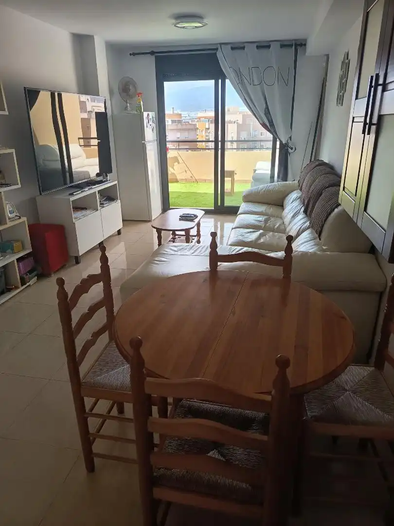 Pis en venda a Calle Los Olivos, 22, Roquetas Pueblo Sala d'estar de Pis en venda en Roquetas de Mar amb Terrassa i Balcó
