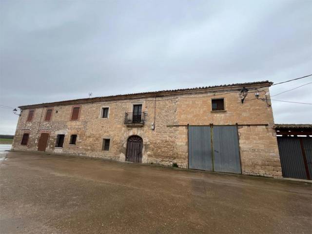 Piso en Venta en Calle San Pedro, 6 en Villaverde-Mogina