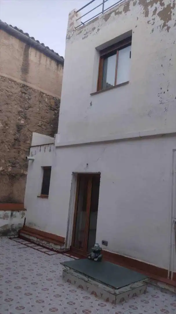 Casa adosada en venda a Carrer Major, 13, Vila-seca Poble Vista exterior de Casa adosada en venda en Vila-seca amb Terrassa i Balcó