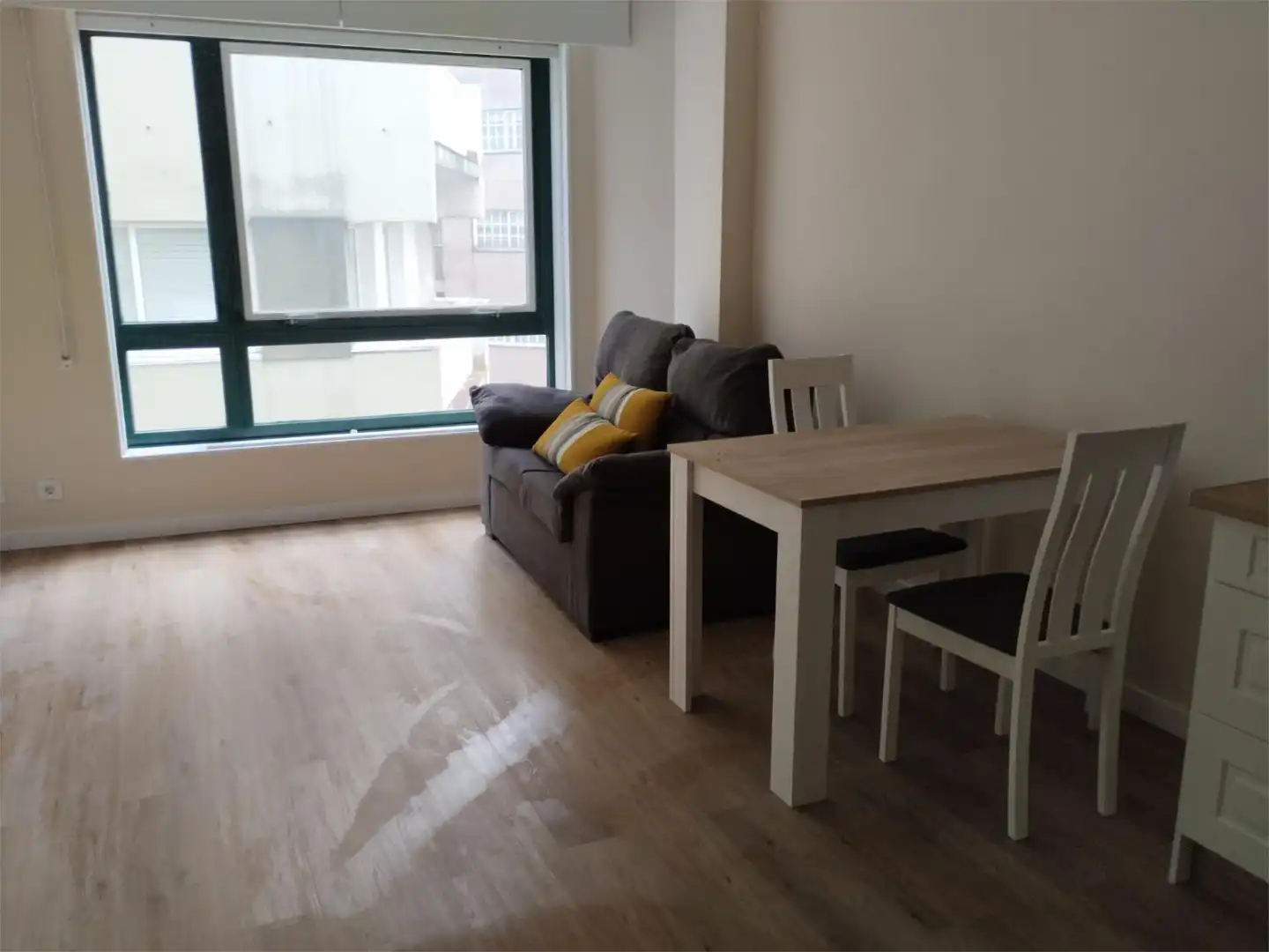 Flat for rent in Rúa Echegaray, 4, Centro - Echegaray Living room of Flat for rent in Pontevedra Capital with Storage room and Furnished