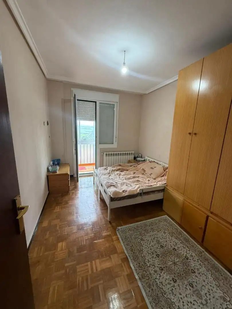 Pis en venda a Nuestra Señora de Estibaliz Kalea, 1, Yécora / Iekora Dormitori de Pis en venda en Yécora / Iekora amb Calefacció, Parquet i Traster
