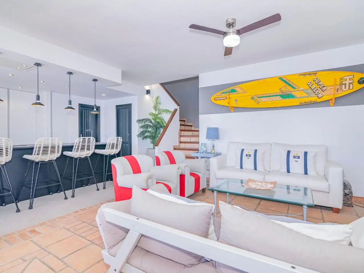 Living room of Flat for sale in Almuñécar  with Air Conditioner, Terrace and Swimming Pool