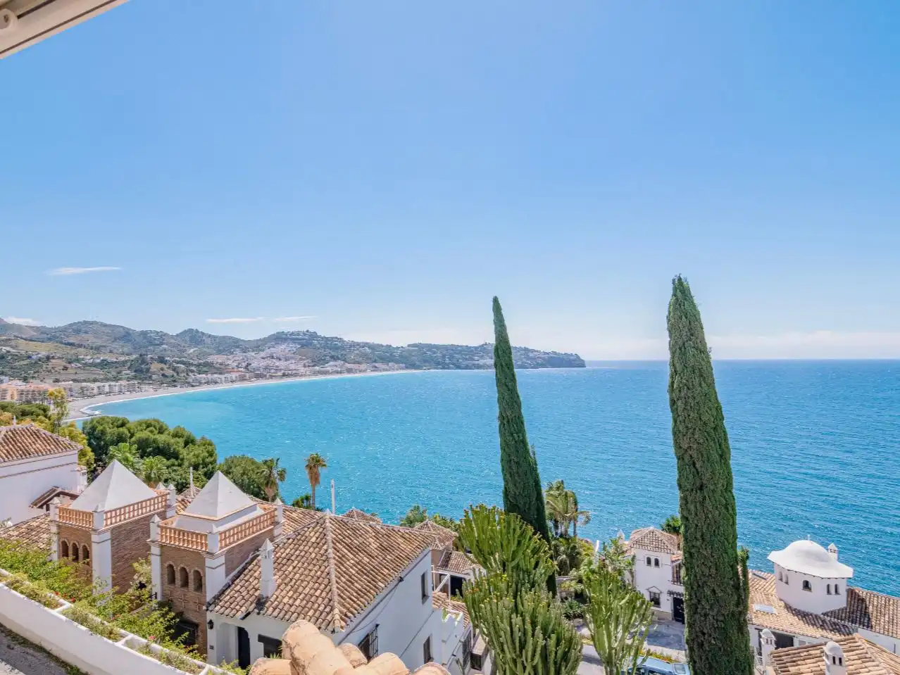Exterior view of Flat for sale in Almuñécar  with Air Conditioner, Terrace and Swimming Pool