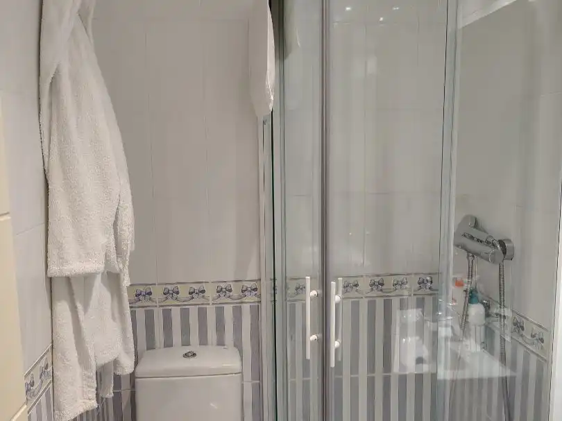 Piso en venta en Calle de Arturo Soria, 144, San Juan Bautista Baño de Piso en venta en Madrid con Aire acondicionado, Calefacción y Trastero