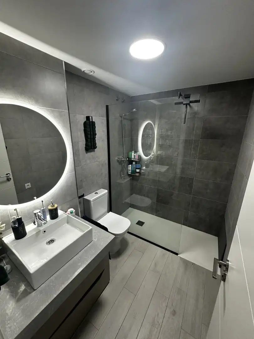 Flat for sale in Camino Ds-Largalos, 4, Caballero Bonald - San José Obrero - Guadalcacín Bathroom of Flat for sale in Jerez de la Frontera with Air Conditioner, Heating and Private garden
