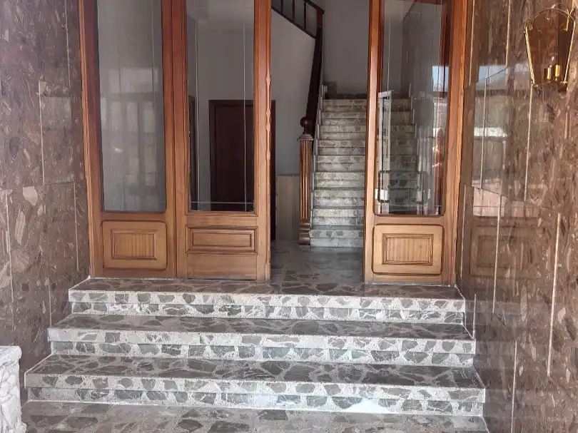 Piso en venta en Calle Rodríguez de la Fuente, 6, Cacabelos Piso en venta en Cacabelos con Calefacción, Jardín privado y Parquet