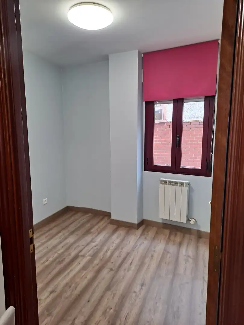 Wohnung zur Miete in Calle el Valle, 2, Villaquilambre Schlafzimmer von Wohnung zur Miete in Villaquilambre mit Heizung, Abstellraum und Möbliert