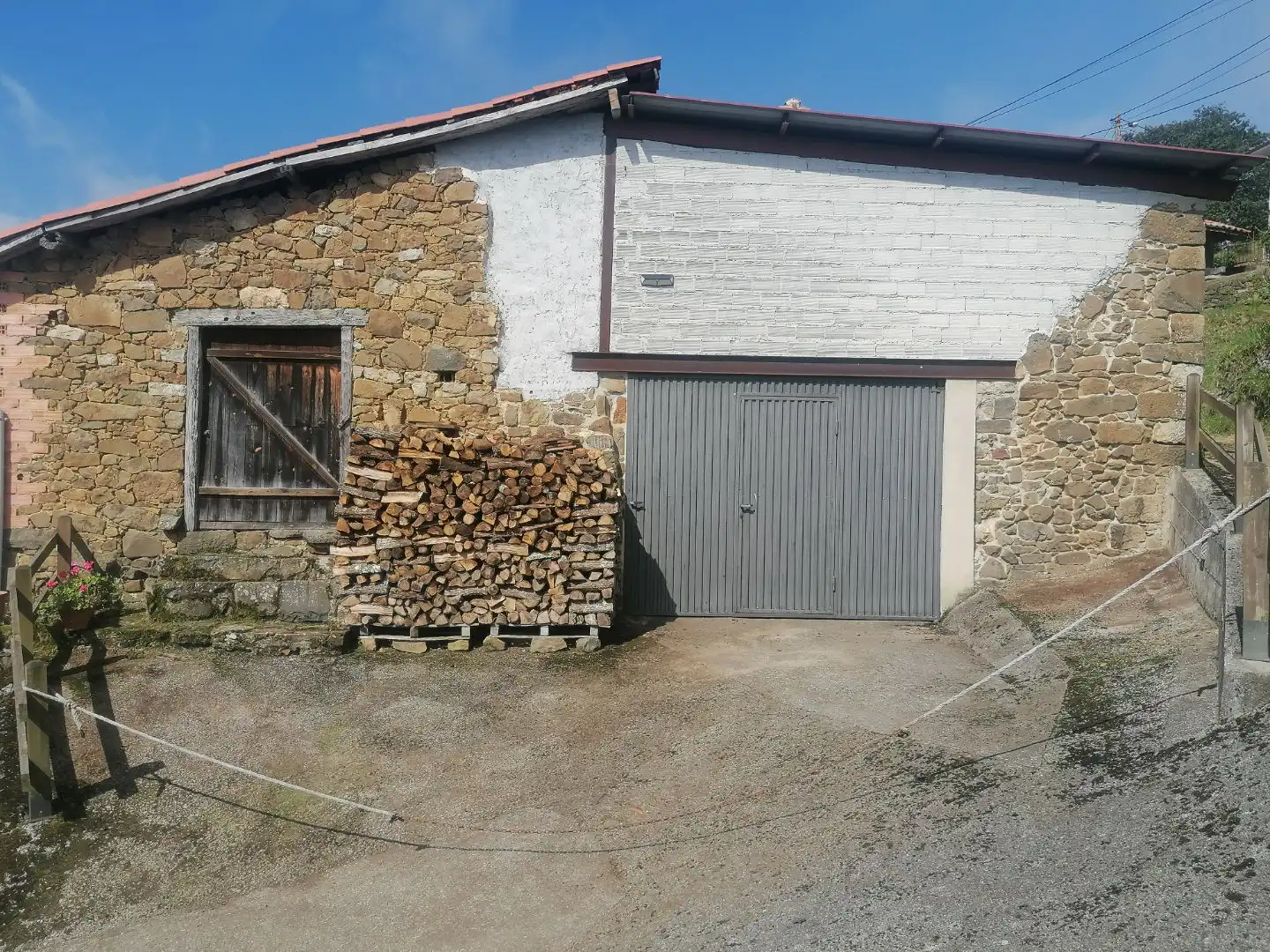 Vista exterior de Piso en venta en Piloña con Balcón
