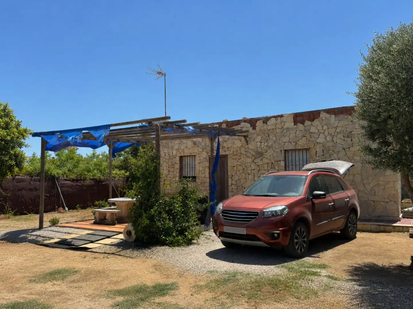 Außenansicht von Wohnung zum Verkauf in Chiclana de la Frontera mit Privatgarten und Abstellraum