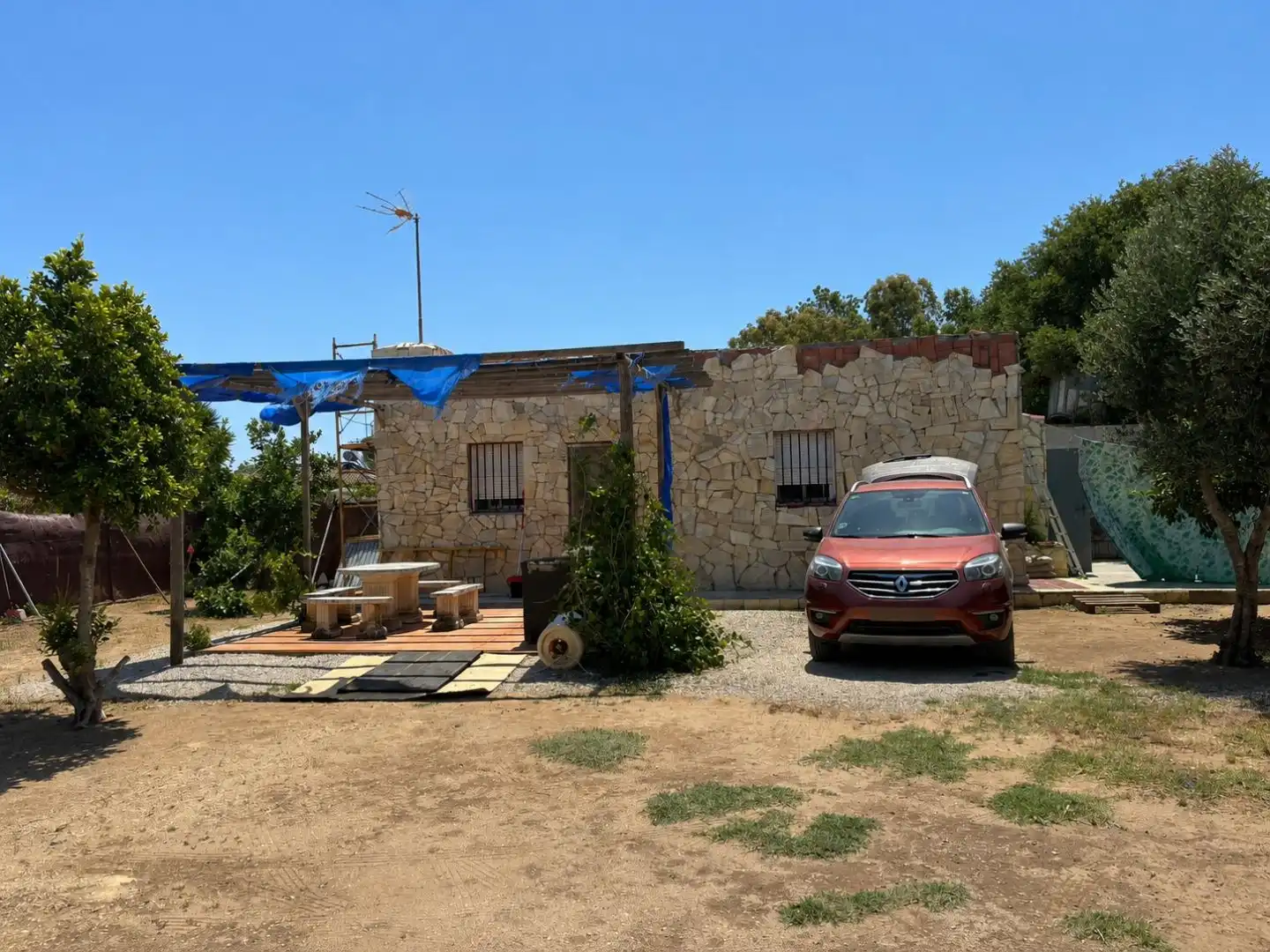 Außenansicht von Wohnung zum Verkauf in Chiclana de la Frontera mit Privatgarten und Abstellraum