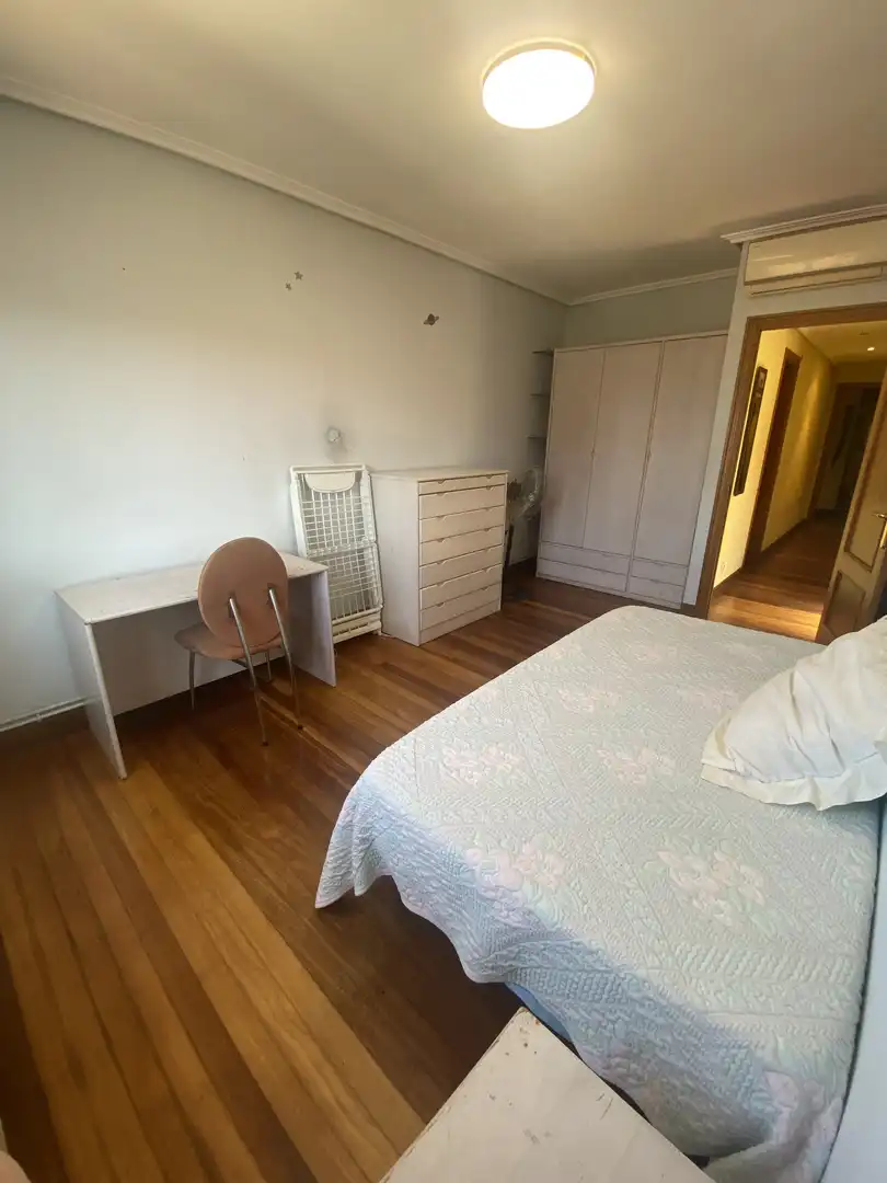 Piso de alquiler en Calle Juan García Gato, 1, Haro Habitación de Piso de alquiler en Haro con Calefacción, Parquet y Amueblado