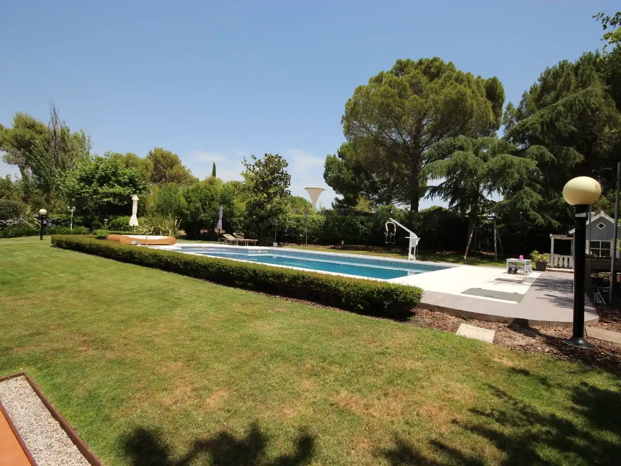 Swimming pool of Houses for sale in Boadilla del Monte  with Air Conditioner, Terrace and Swimming Pool