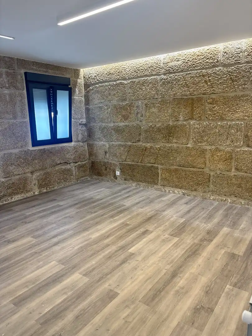 Flat for rent in Praza Porta do Sol, 13, Casco Vello Flat for rent in Vigo with Heating, Parquet flooring and Storage room