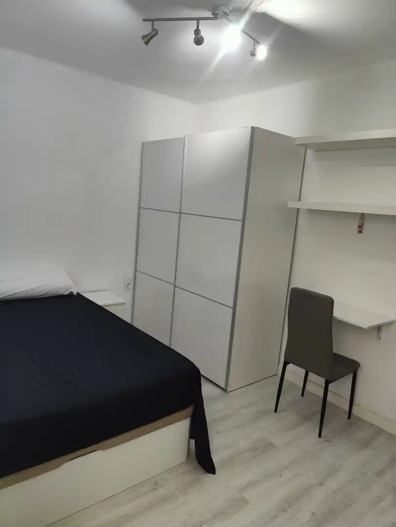 Wohnung zur Miete in Calle de José García Sánchez, 26, Ciudad Jardín - Parque Roma Schlafzimmer von Wohnung zur Miete in Zaragoza Capital