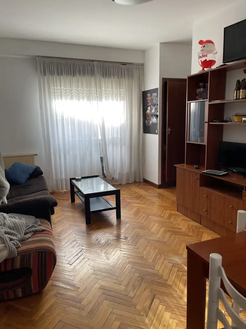 Wohnung zur Miete in Rúa a. Noriega Varela, 20, Centro Wohnzimmer von Wohnung zur Miete in Ourense Capital mit Terrasse und Balkon