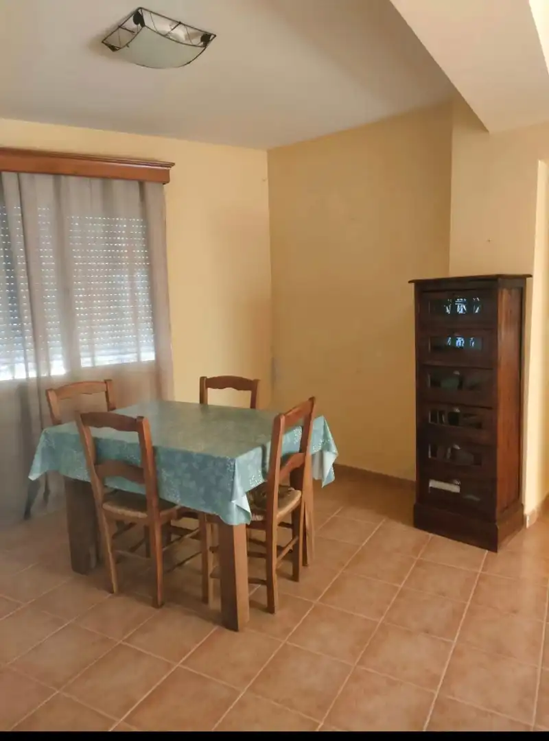 Casa o chalet de alquiler en Carretera Cervera, 43, El Pilar - La Estación Comedor de Casa o chalet de alquiler en Talavera de la Reina con Calefacción, Jardín privado y Terraza