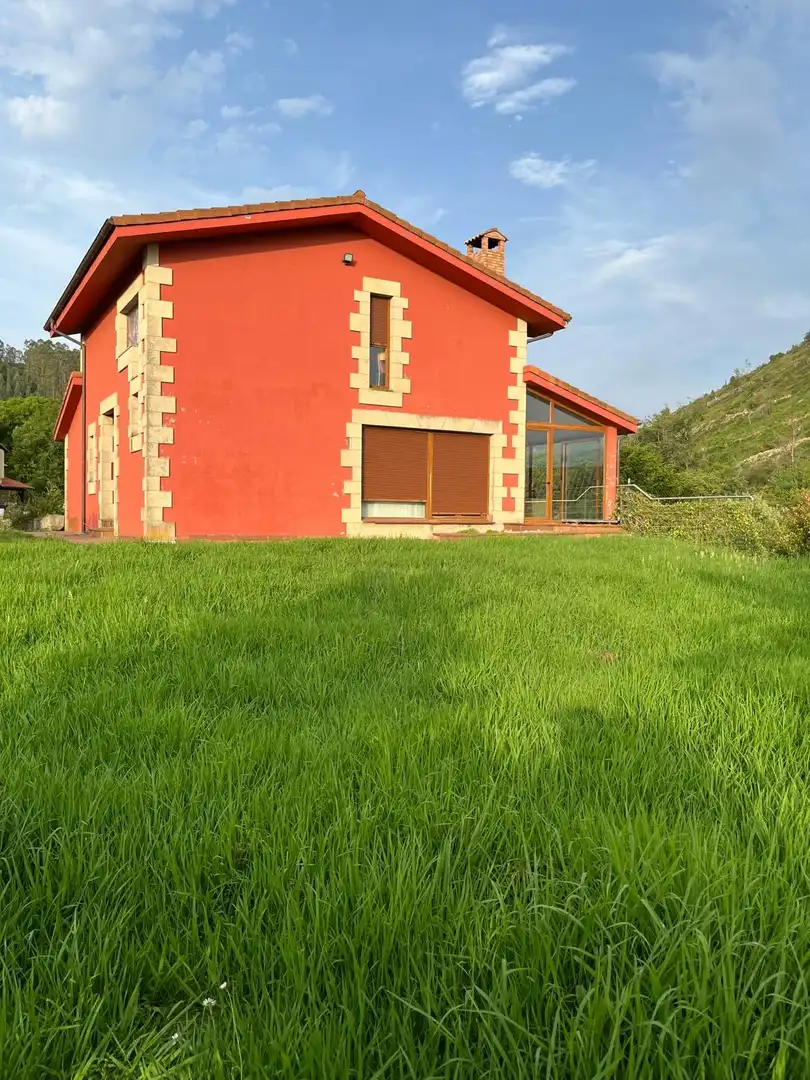 Casa o chalet en venta en Barrio Caviedes, Valdáliga Casa o chalet en venta en Valdáliga con Aire acondicionado, Calefacción y Jardín privado