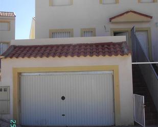 Vista exterior de Casa o xalet en venda en Alcázar del Rey amb Terrassa