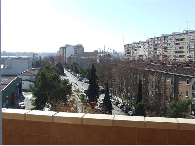 Vista exterior de Pis en venda en  Zaragoza Capital amb Aire condicionat, Terrassa i Balcó