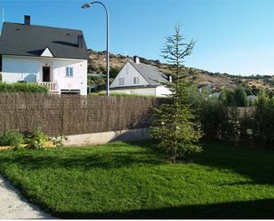 Vista exterior de Casa o xalet en venda en El Espinar amb Terrassa i Piscina