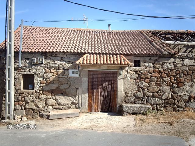 Exterior view of House or chalet for sale in Villar de Corneja  with Private garden, Terrace and Storage room