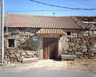 Vista exterior de Casa o xalet en venda en Villar de Corneja amb Terrassa