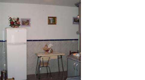 Foto 3 de Casa adosada en venta en Calle Federico García Lorca, 18, Casas de Millán, Cáceres
