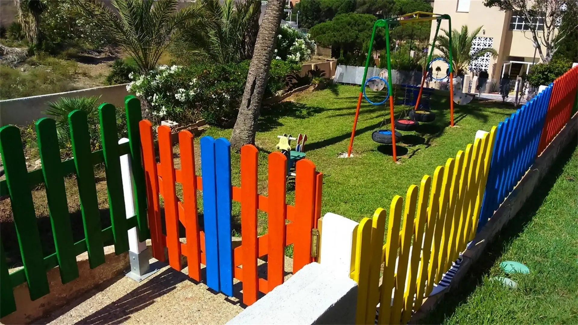 Piso en venta en Gran Vía Urb.el Pino-la Manga C-1, 1, Zona Galúa - Calnegre Jardín de Piso en venta en La Manga del Mar Menor con Aire acondicionado, Terraza y Piscina